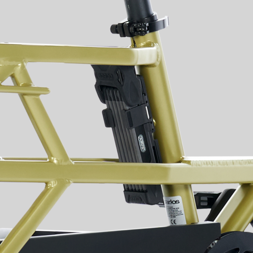 Schlosshalterung am Sattelrohr.